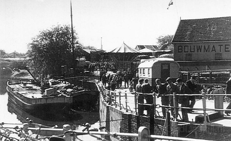Kermis Buiskoolplein 2.jpg
